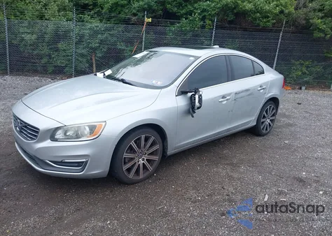 2014 Volvo S60 T5 z USA, uszkodzony, nr VIN YV1612FS8E2271678